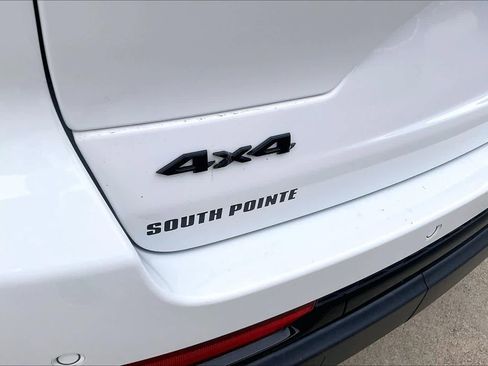 Used 2025 Jeep Grand Cherokee Altitude image 10