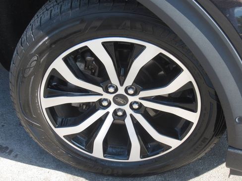 Used 2020 Ford Explorer ST w/ Premium Technology Package AWD/4WD image 5