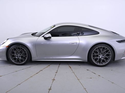 Used 2025 Porsche 911 Carrera image 2