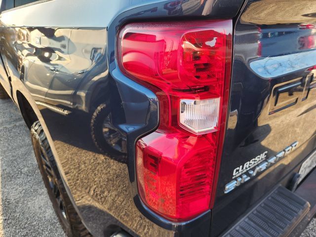 Used 2022 Chevrolet Silverado 1500 Custom RWD image 7