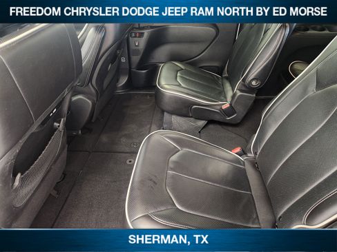 Used 2025 Chrysler Pacifica Limited FWD image 18
