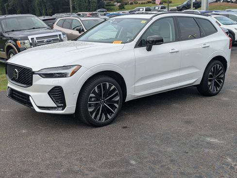 Certified 2026 Volvo XC60 B5 Ultra w/ Protection Package Premier AWD/4WD image 2