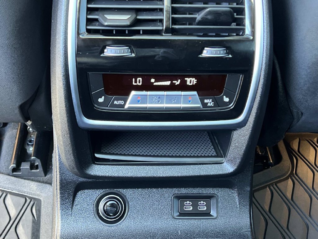 Used 2019 BMW X7 xDrive40i w/ Premium Package AWD/4WD image 17