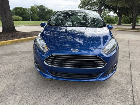 Used 2018 Ford Fiesta SE w/ Equipment Group 201A image 2