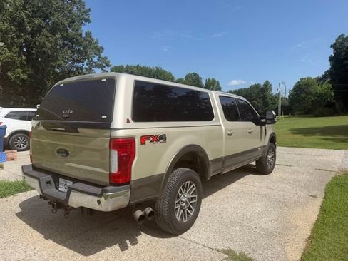 Used 2017 Ford F250 Lariat w/ Lariat Ultimate Package AWD/4WD image 6