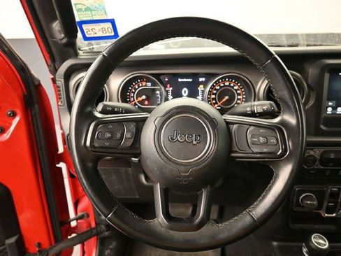 Used 2022 Jeep Gladiator Willys image 19