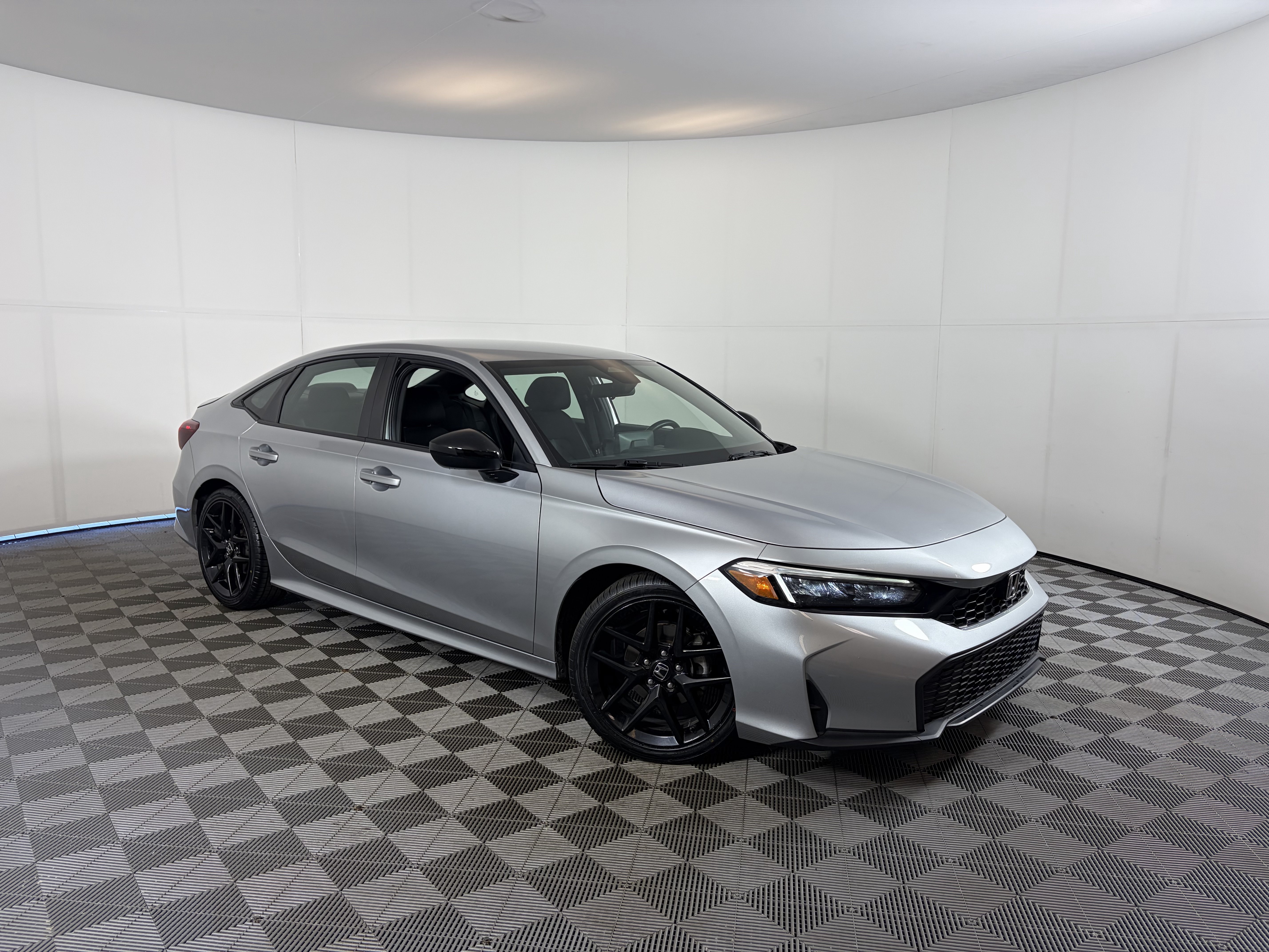 Used 2025 Honda Civic Sport image 1