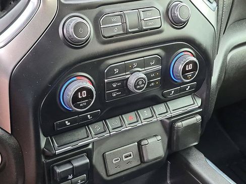 Certified 2022 Chevrolet Silverado 1500 LT Trail Boss w/ Convenience Package II AWD/4WD image 24