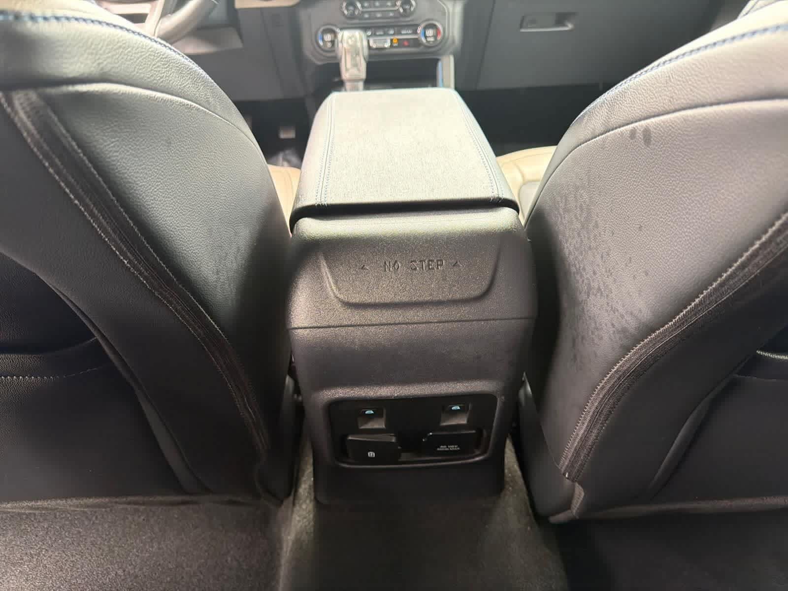 Used 2024 Ford Bronco Wildtrak AWD/4WD image 29