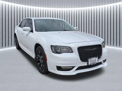 Used 2021 Chrysler 300 Touring L w/ Popular Equipment Group AWD/4WD image 1