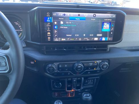 Used 2024 Jeep Wrangler Willys image 14