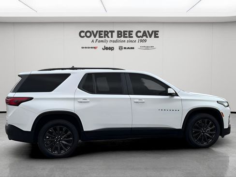 Used 2023 Chevrolet Traverse RS image 8