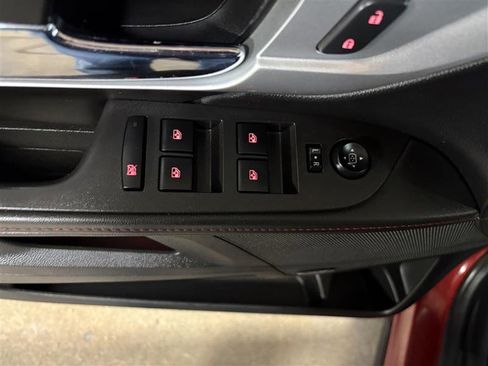 Used 2015 GMC Terrain SLE w/ Chrome Edition image 9