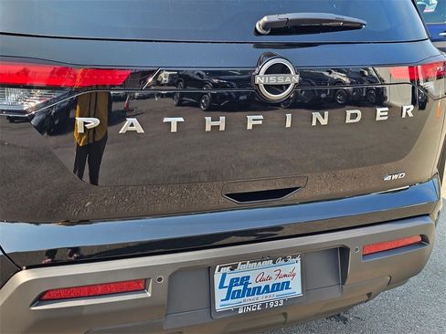 New 2025 Nissan Pathfinder SV image 24