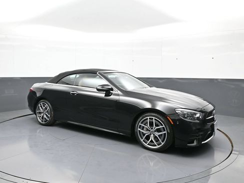 Used 2023 Mercedes-Benz E 450 4MATIC Cabriolet image 4