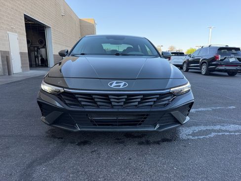Used 2024 Hyundai Elantra SEL FWD image 21