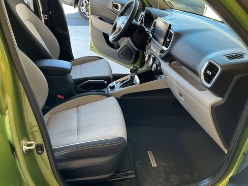 Certified 2024 Hyundai Venue SEL image 14