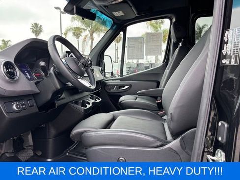 Used 2025 Mercedes-Benz Sprinter 3500 image 20
