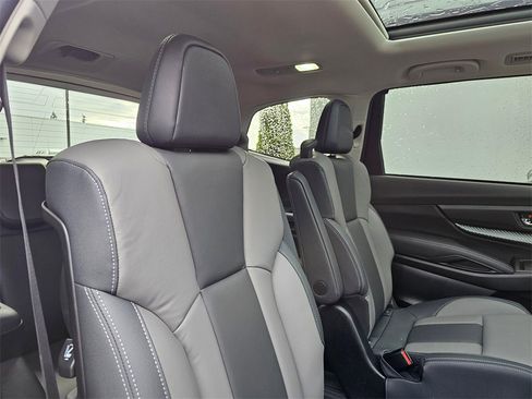 Used 2022 Subaru Ascent Onyx Edition image 16