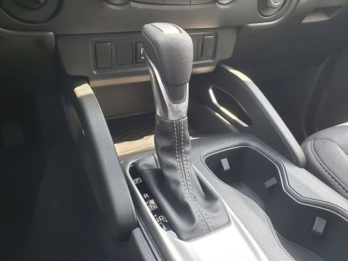 New 2025 Nissan Frontier SV image 29