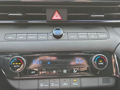 New 2026 Hyundai Elantra Sport FWD image 23