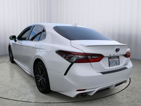 Used 2022 Toyota Camry SE image 6