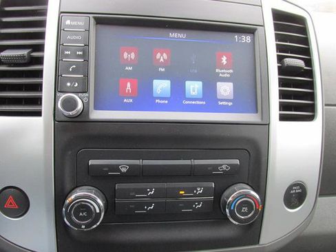 Used 2019 Nissan Frontier SV image 11