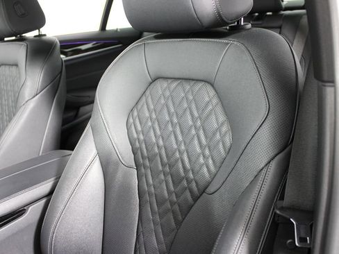 Used 2023 BMW 530e w/ M Sport Package image 13