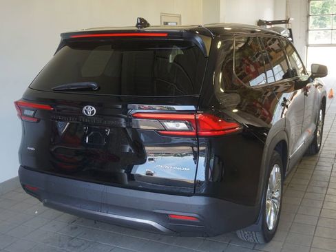 Used 2024 Toyota Grand Highlander AWD image 17