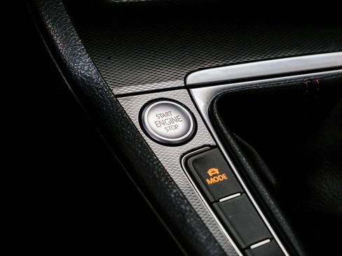 Used 2017 Volkswagen GTI SE image 23