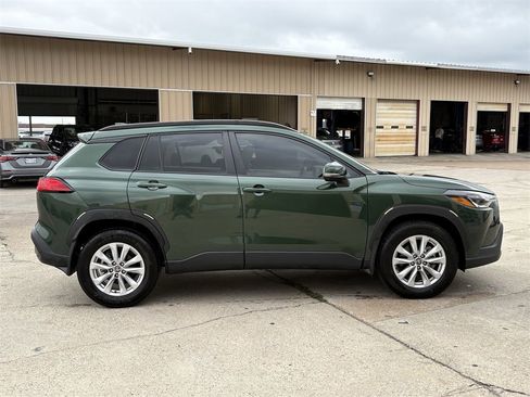 Used 2023 Toyota Corolla Cross LE image 4