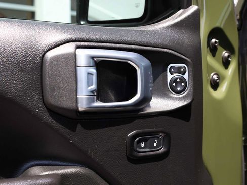 Used 2021 Jeep Wrangler Unlimited Rubicon w/ Safety Group AWD/4WD image 47