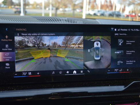 Used 2025 BMW 530i xDrive 530i xDrive w/ Premium Package image 18