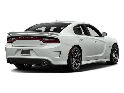 Used 2016 Dodge Charger SRT w/ Technology Group RWD image 5