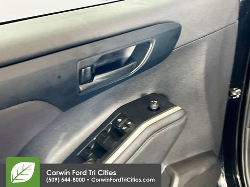 Used 2024 Toyota Highlander LE image 12