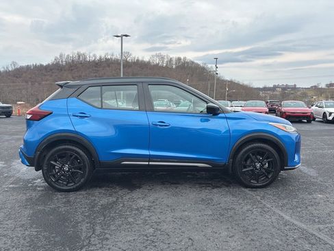 Used 2022 Nissan Kicks SR image 9