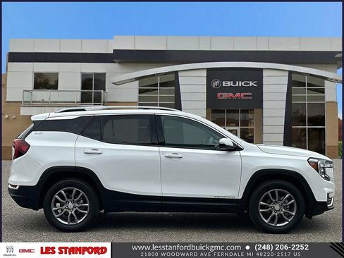 Used 2024 GMC Terrain SLT w/ LPO, Floor Liner Package AWD/4WD image 7