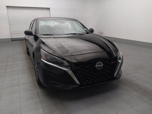 Used 2025 Nissan Altima 2.5 SV FWD image 14
