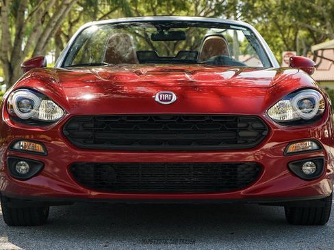 Used 2020 FIAT 124 Spider Lusso RWD image 13