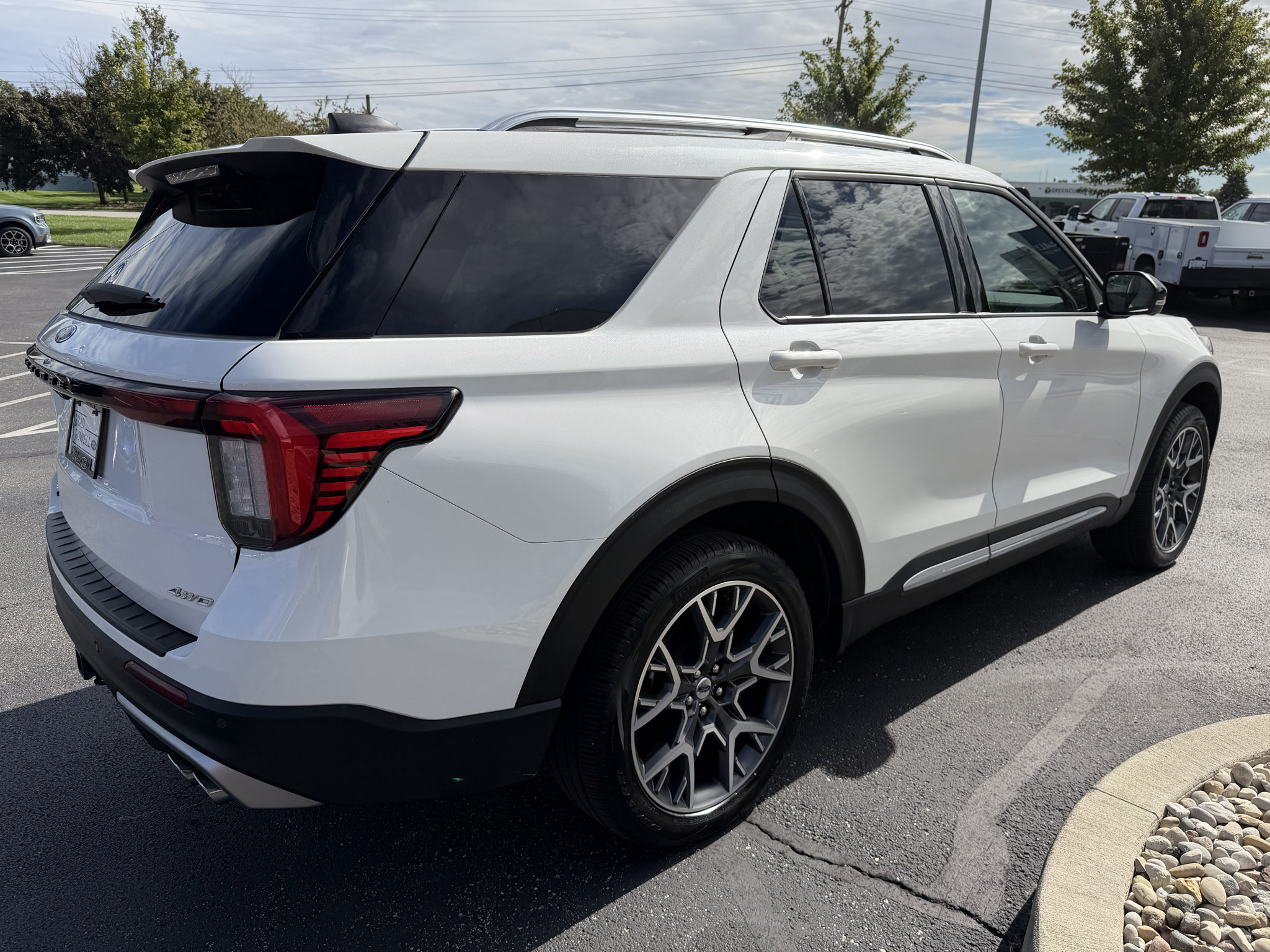 Used 2025 Ford Explorer Platinum w/ Ultimate Package AWD/4WD image 6