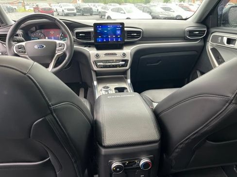 Used 2023 Ford Explorer XLT w/ Equipment Group 202A RWD image 16