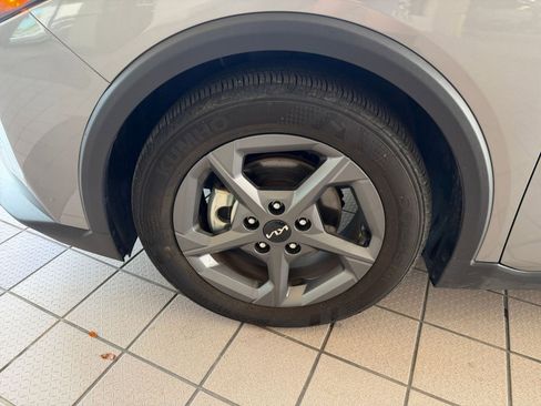 Used 2025 Kia K4 LXS image 25