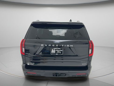 Used 2025 Ford Expedition Max Active AWD/4WD image 6