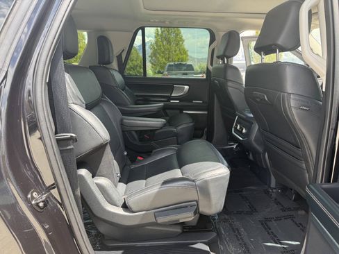 Used 2025 Ford Expedition Max Platinum AWD/4WD image 23