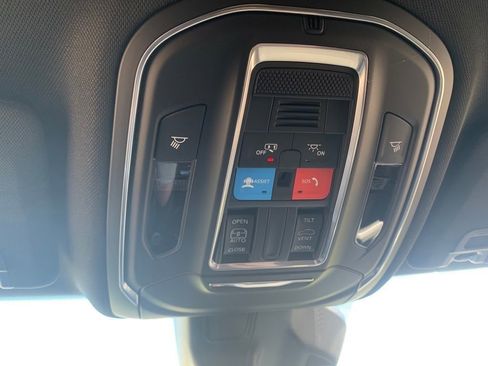 New 2025 Jeep Grand Cherokee Laredo X w/ Trailer Tow Package AWD/4WD image 19