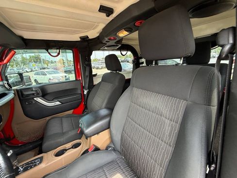Used 2012 Jeep Wrangler Sahara w/ Connectivity Group AWD/4WD image 13
