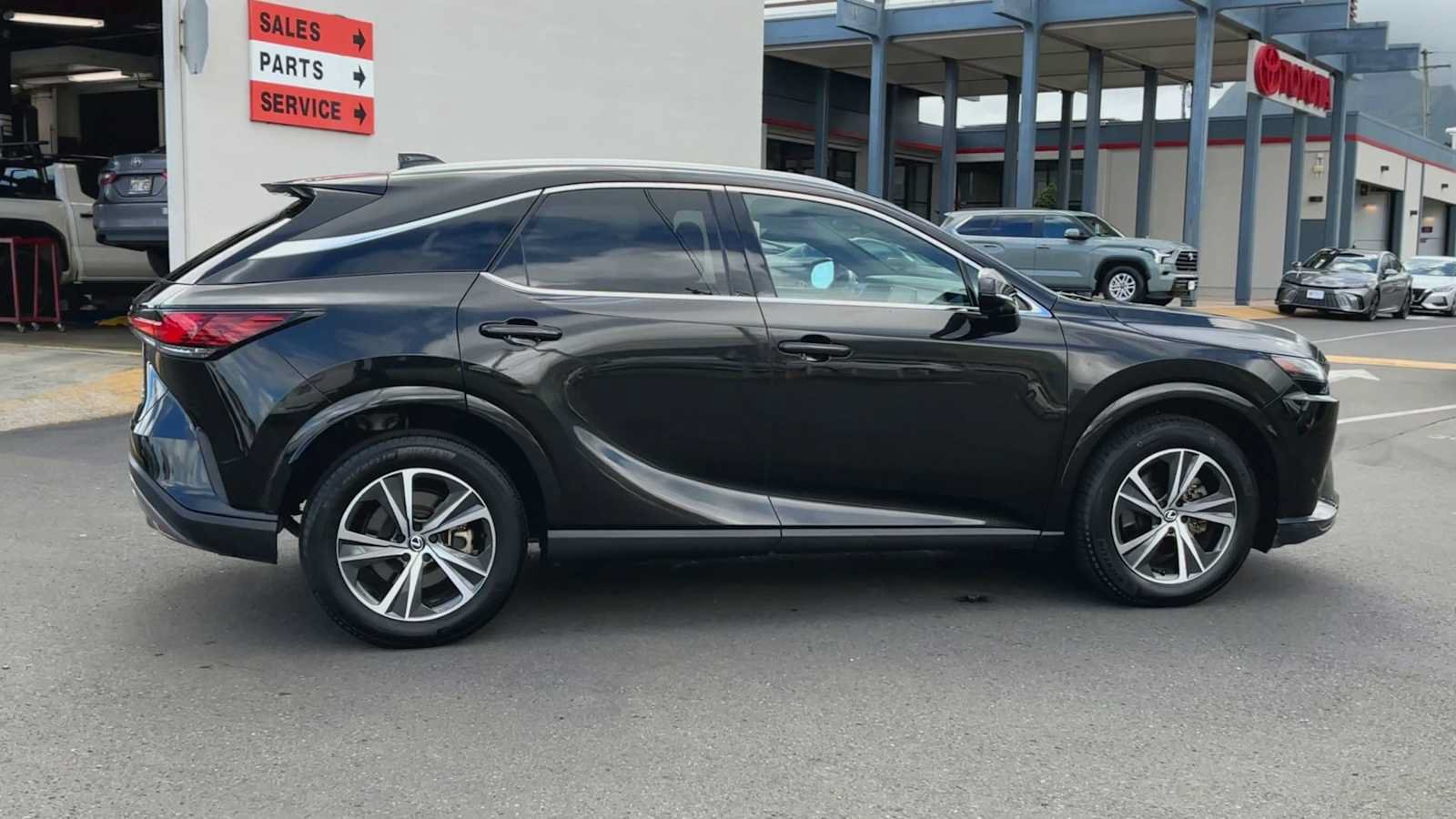 Used 2025 Lexus RX 350h AWD/4WD image 8