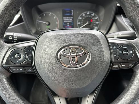 Used 2025 Toyota Corolla LE w/ LE Premium Package FWD image 25