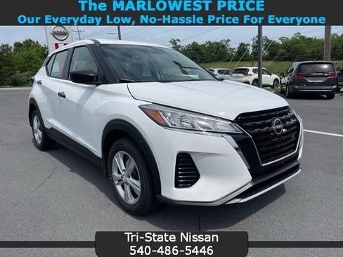 New 2025 Nissan Kicks Play S image 1