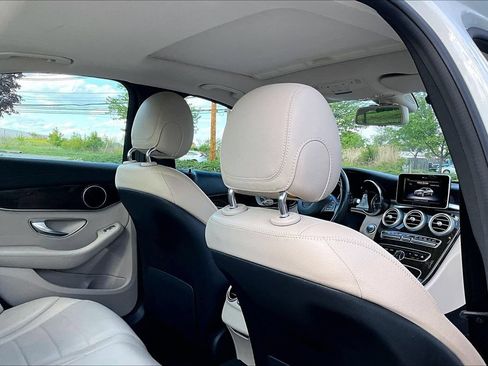 Used 2018 Mercedes-Benz C 300 4MATIC Sedan w/ Premium Package image 15